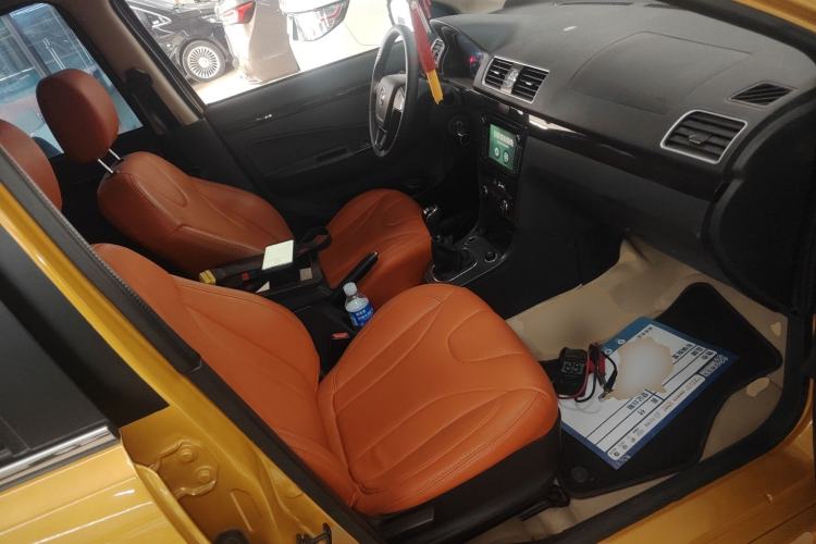 Used Dongfeng Fengon 370 2016 1.5L Manual Luxury Version SFG15-05 7 Seats