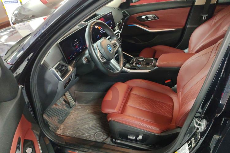 Used BMW i3 2022 eDrive 35 L Left Front Seat