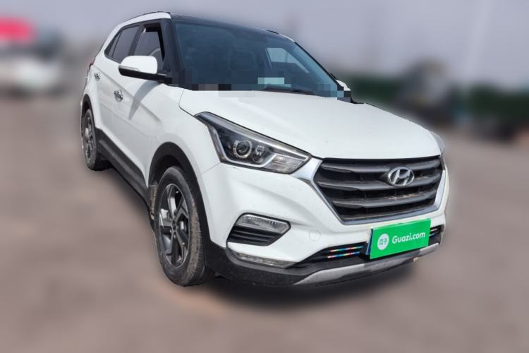 Used Hyundai ix25 2017 1.6L Automatic Smart Version Front Right 45 Deg