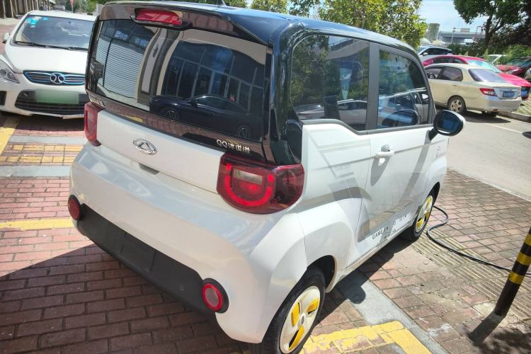 Used Chery New Energy QQ Ice Cream 2022 170km Sundae Phosphate Lithium-Ion