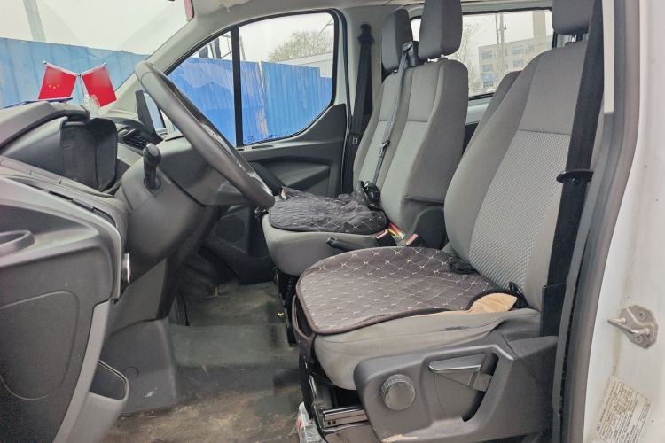 Used Ford Transit 2017 2.0T Diesel Multi-Purpose Commercial Vehicle Short Wheelbase Mid-Roof China IV Standard