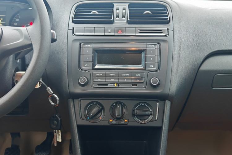 Used Volkswagen Polo 2014 1.4L Manual Fashion Edition