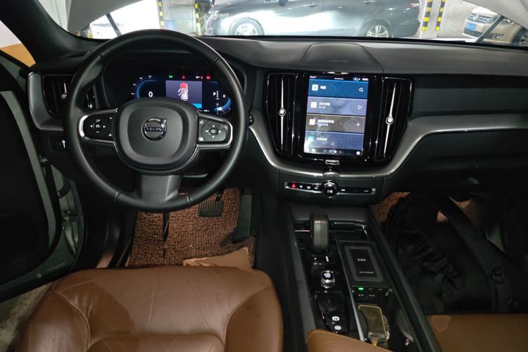 Used Volvo XC60 2022 B5 4x4 Zhiyi Luxury Edition Center Console