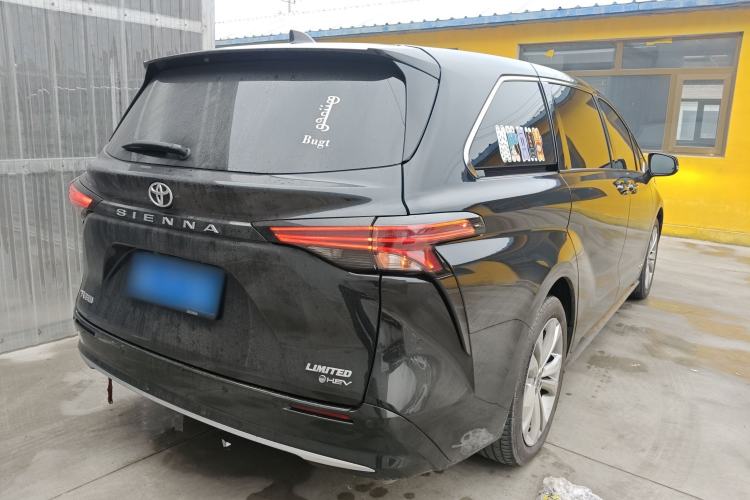 Used Toyota Sienna 2024 2.5L Hybrid Luxury Edition