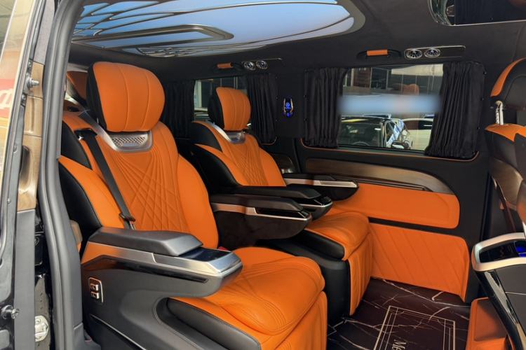 Used Mercedes-Benz Vito 2023 2.0T Elite Version 7 Seats Interior 1