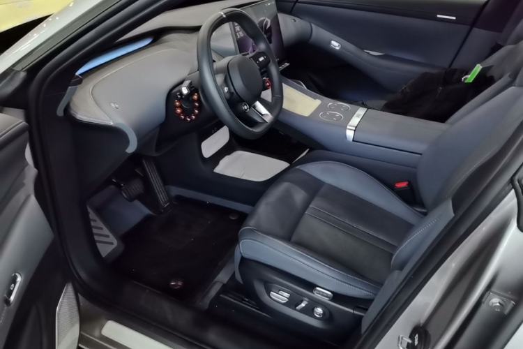 Used Xiaomi Auto YU7 2025 Ultra-Long Range Rear-Wheel Drive Version
