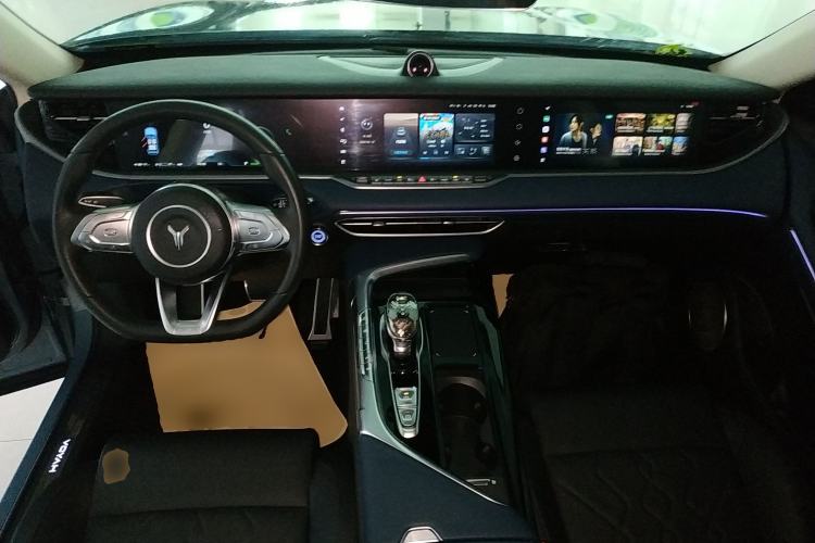 Used VOYAH FREE 2021 Four-Wheel Drive Extended-Range First Edition Commemorative Edition Exclusive Luxury Package Center Console