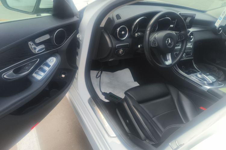 Used Mercedes-Benz C-Class 2017 Facelift C 200 L Sport Edition Driver Seat