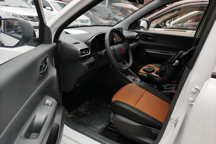 Used Wuling Hongguang New Energy 2025 Extended-Range Hybrid 50 km Utility Version