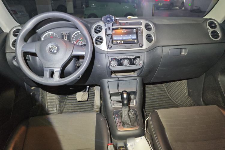 Used Volkswagen Tiguan L 2017 300TSI Automatic Two-Wheel Drive Silk Road Luxury Edition
