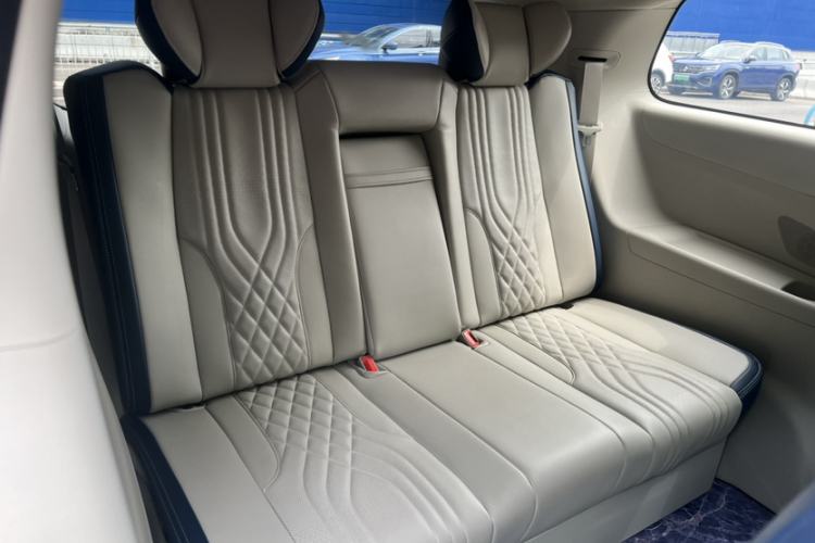 Used Buick GL8 2021 ES Landtrek 653T Comfort Edition