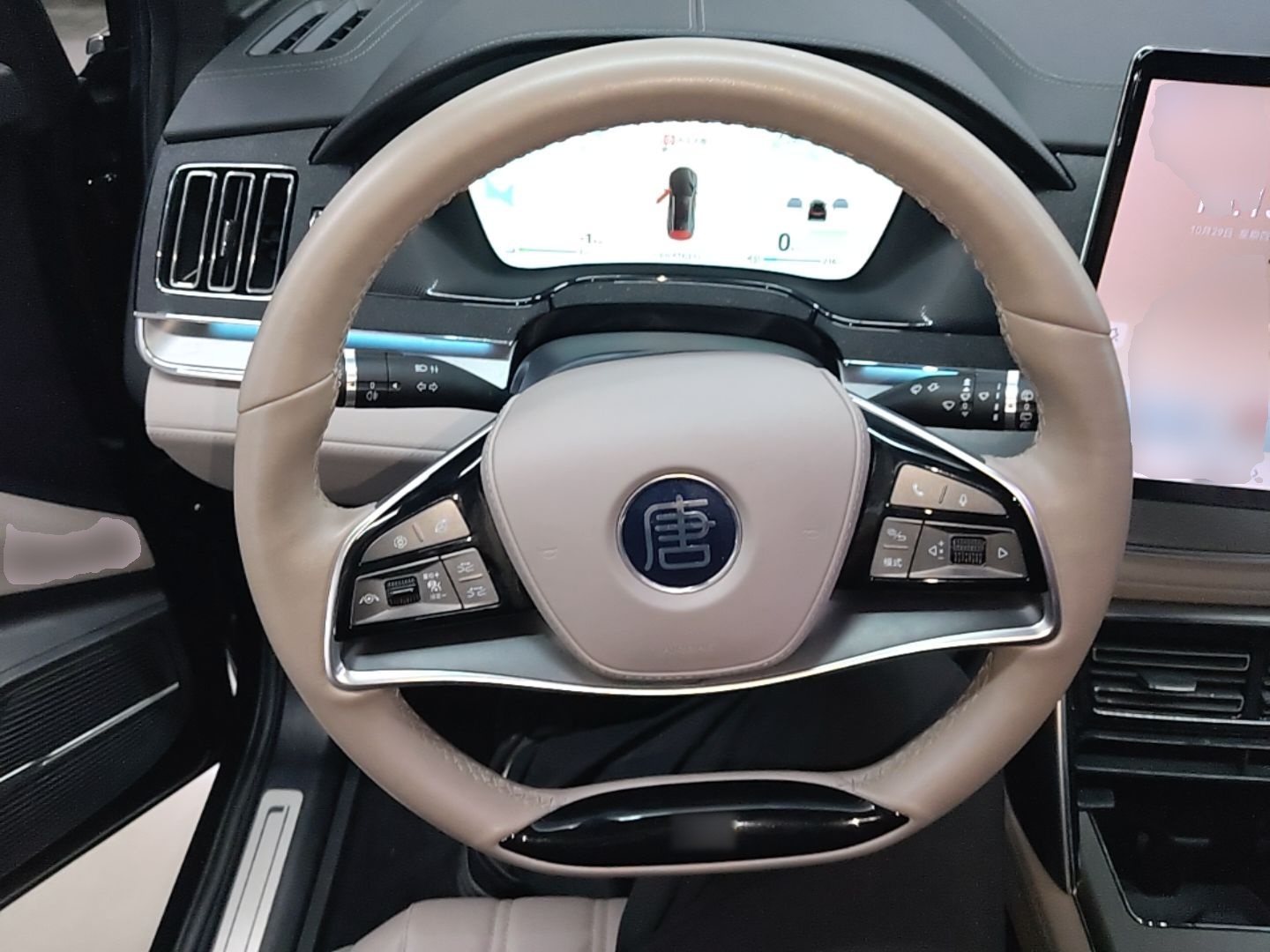 BYD Tang New Energy 2024 DM-i Glory Edition 112KM Prestige Model - Executive — снимка 13