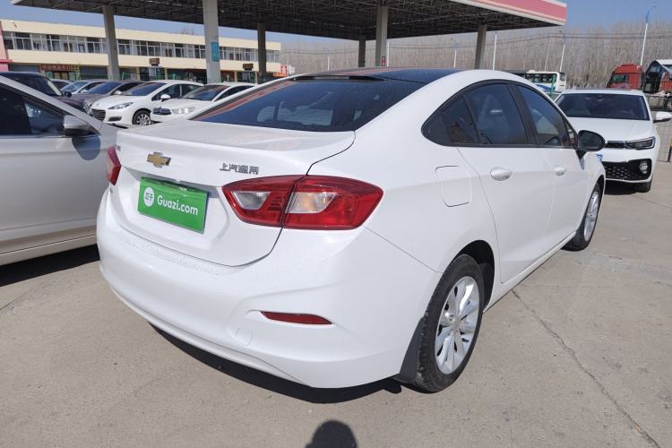 Used Chevrolet Cruze 2018 320 Automatic Pioneer Sunroof Edition
