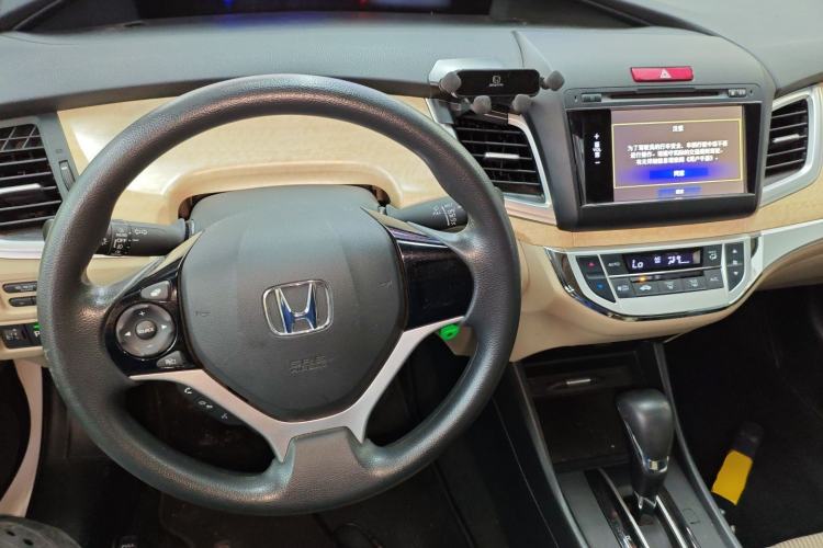 Used Honda Jade 2013 1.8L automatic Comfort version 5 seats
