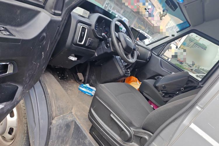 Used Iveco Daily 2023 2.5T A37M1 Multi-Purpose Passenger Vehicle Long Wheelbase Mid-Roof Design Dual Side Sliding Doors Automatic Transmission
