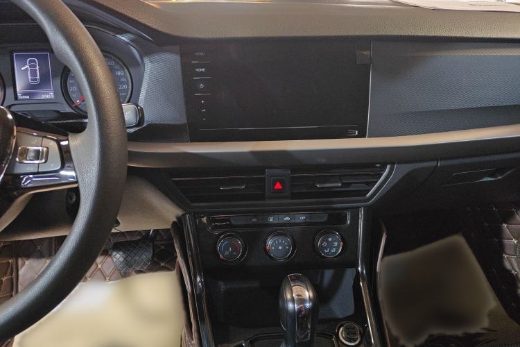 Used Volkswagen Lavida 2021 1.5L Automatic Fashion Edition Audio And AC Panel