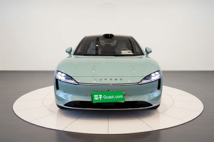 Used Hima Luxeed S7 2025 785 km Ultra Front