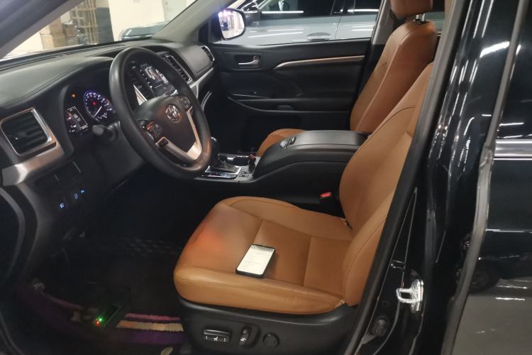 Used Toyota Highlander 2018 2.0T Four-Wheel Drive Knight Edition 7 Seats China VI Standard Left Front Seat