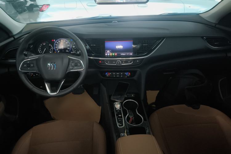 Used Buick Regal 2024 28T Luxury Edition Center Console