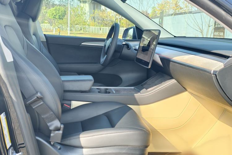 Used Tesla Model Y 2023 Rear-Wheel-Drive Version