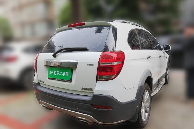 Used Chevrolet Captiva 2015 2.4L 4x4 Flagship Edition 7-Seater
