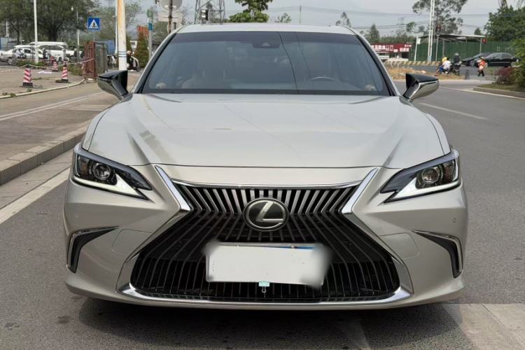 Used Lexus ES 2020 200 Excellence Edition
