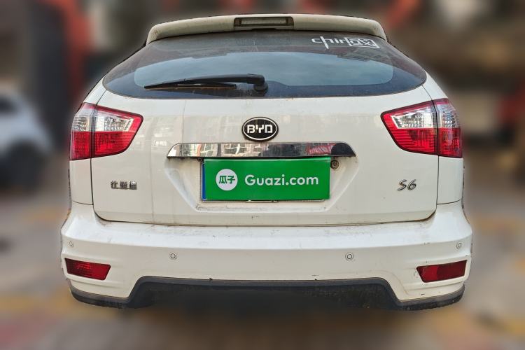 Used BYD S6 2014 2.0L Manual Luxury 5-Seater Rear