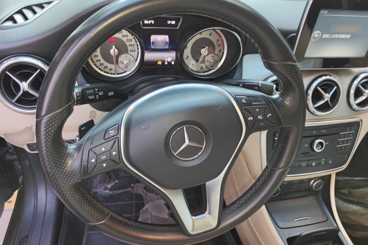 Used Mercedes-Benz GLA 2016 GLA 200 Sport Edition Steering Wheel