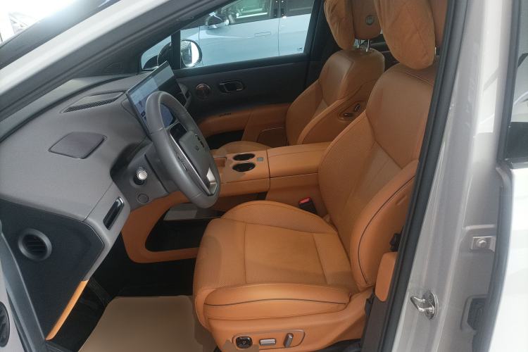 Used Li Auto i8 2025 Model Standard Version
