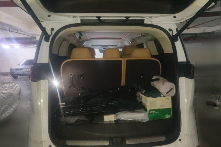 Used Denza D9 2024 DM-i 980 Four-Wheel Drive Prestige Model
