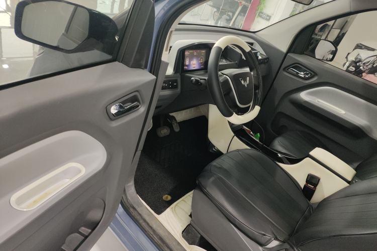 Used Wuling Hongguang MINIEV 2022 Macaron Premium Model – Lithium Iron Phosphate Driver Seat