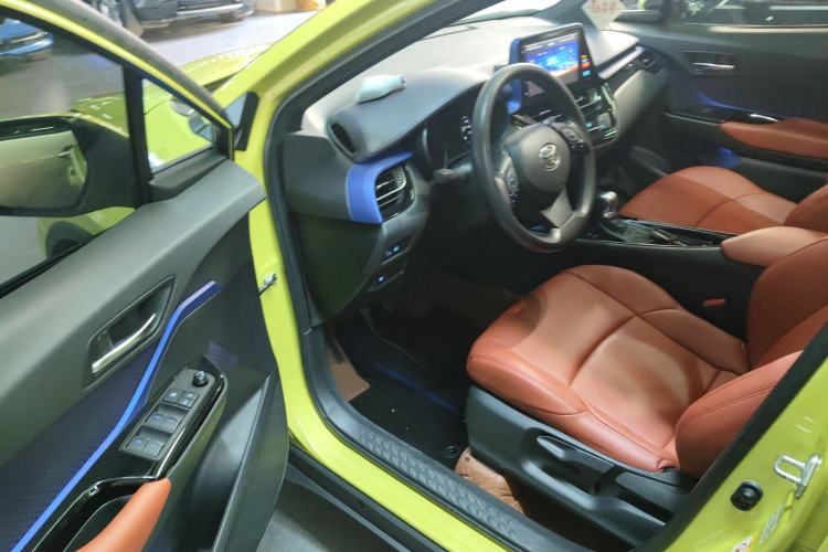 Used Toyota C-HR 2018 2.0L Leading with Sunroof China V Standard
