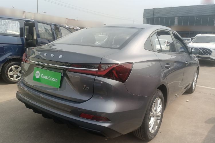 Used Roewe i5 2026 Model 1.5L Manual Comfort Version
