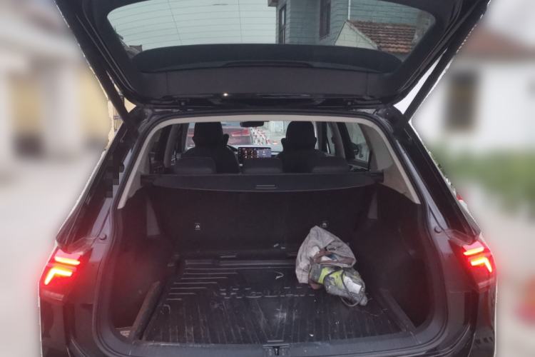 Used Volkswagen Tiguan L 2023 330TSI Automatic Two-Wheel Drive R-Line Flagship Edition Trunk