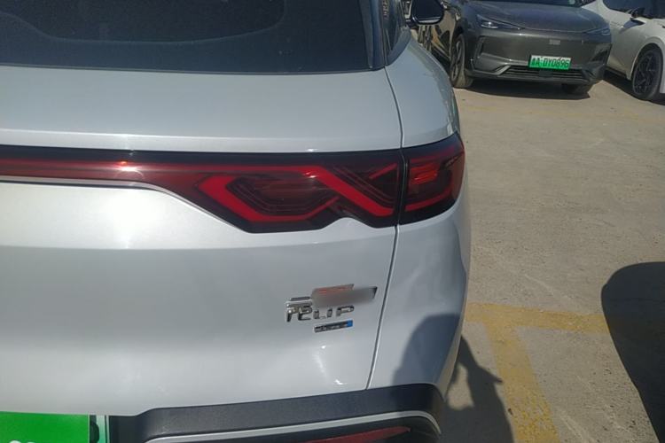 Used BYD Yuan UP 2025 Intelligent Driving Version 401 KM Dynamic Edition Exterior 1