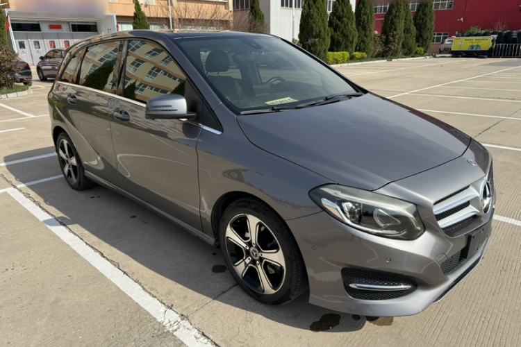 Used Mercedes-Benz B-Class 2019 B 200 Fashion Model Exterior 2
