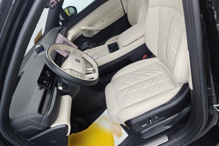 Used Nio ES6 2025 75 kWh Left Front Seat