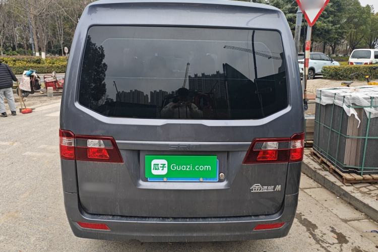 Used Jinbei Gold Hiace 2023 1.5L Passenger Vehicle Engineering Lion 5/6/7 Seater