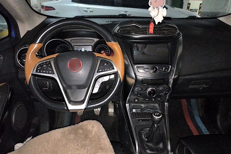 Used BYD Yuan 2016 1.5L Manual Luxury Model Center Console