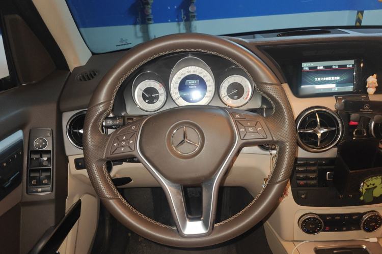 Used Mercedes-Benz GLK-Class 2013 GLK 300 4MATIC Dynamic Sunroof Model Steering Wheel