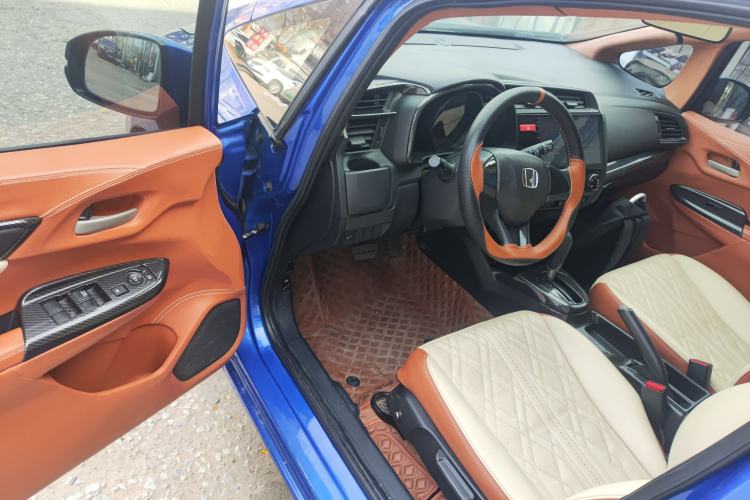 Used Honda Fit 2016 1.5L LX CVT Comfort Model Driver Seat