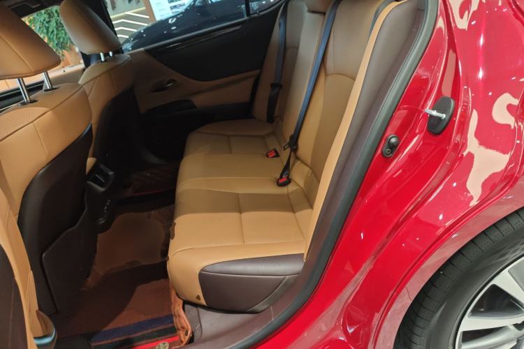 Used Lexus ES 2020 200 Luxury Edition Left Rear Seat