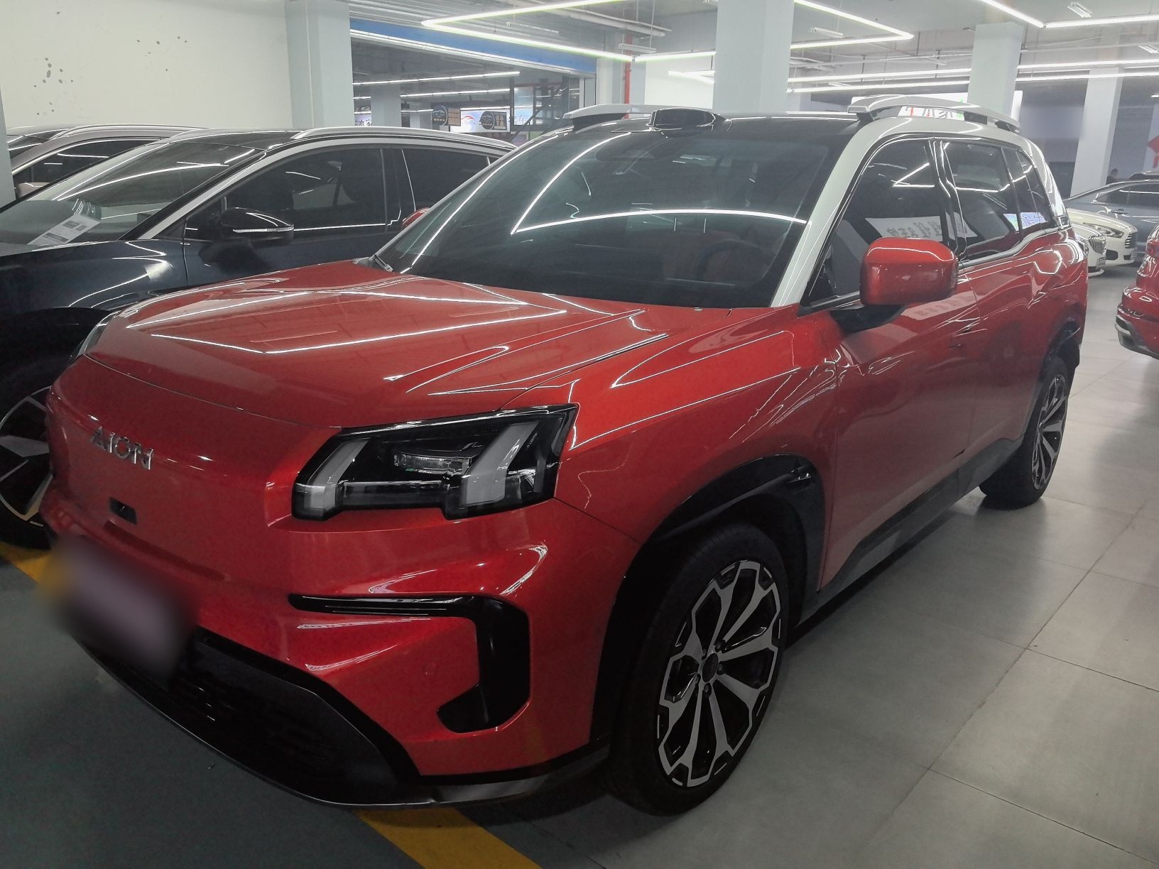 Под передней частью автомобиля