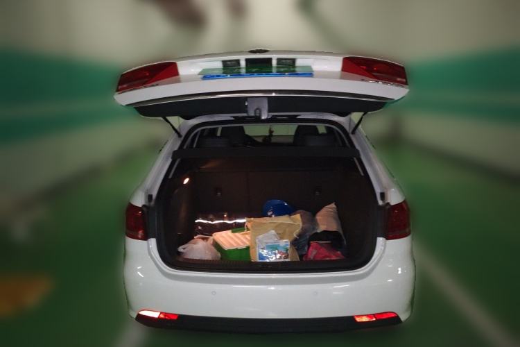 Used Volkswagen Gran Lavida 2013 1.6L Automatic Comfort Model Trunk