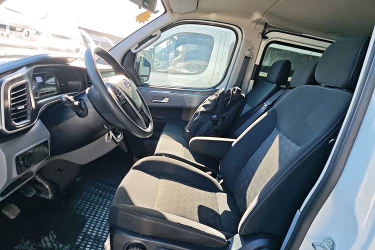 Used SAIC MAXUS Xintu V80 2023 2.0T Manual Classic Aoyuntong Short Wheelbase Ultra-Low Roof 5/6-Seater Left Front Seat