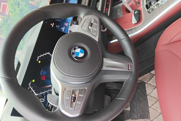 Used BMW X5 2023 xDrive 40Li M Sport Package