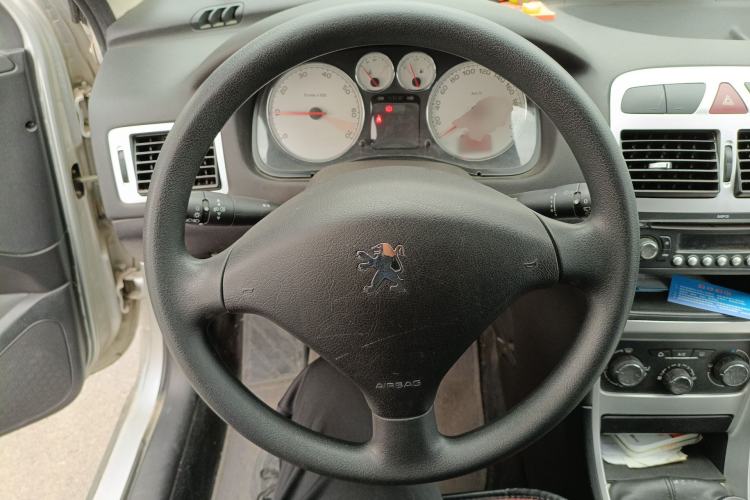 Used Peugeot 307 2012 Hatchback 1.6L Manual Comfort Edition
