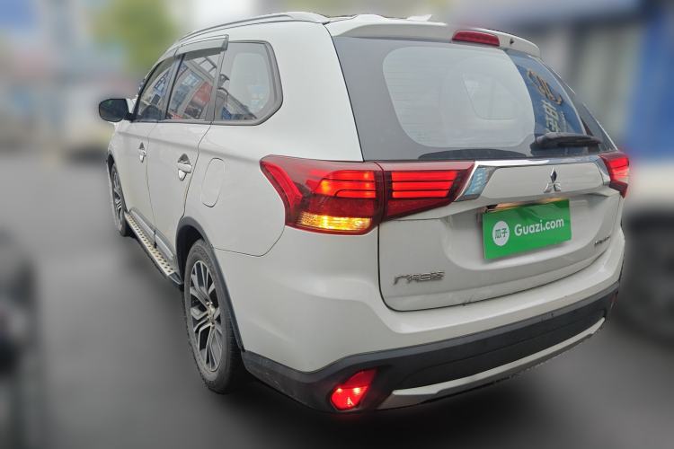 Used Mitsubishi Outlander 2017 2.0L Two-Wheel Drive Glory Edition 5 Seats