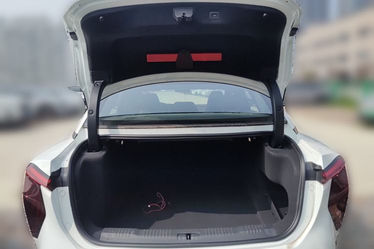 Used Hongqi EH7 2024 690 Pro Trunk