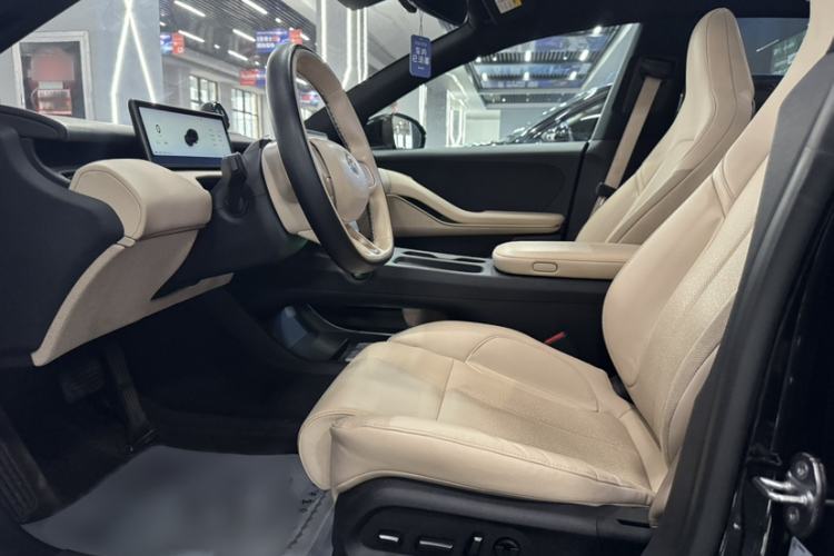 Used Nio ET5 2022 75 kWh Interior 1